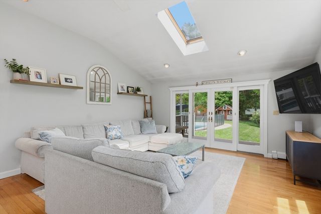 84 Patricia Ln, Weymouth, MA 02190