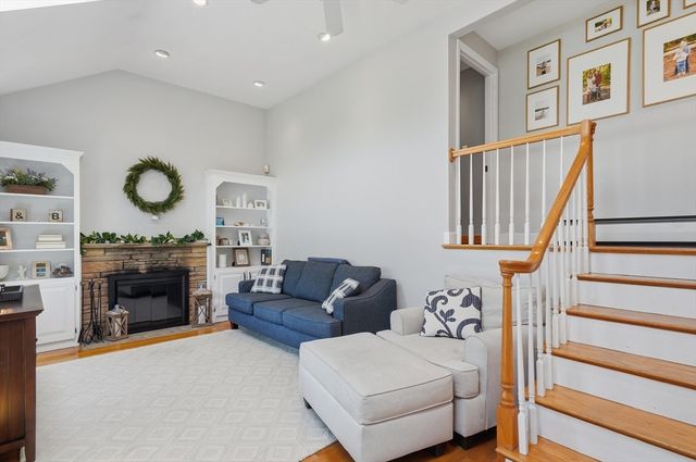 84 Patricia Ln, Weymouth, MA 02190