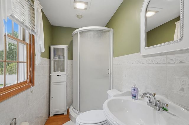 84 Patricia Ln, Weymouth, MA 02190