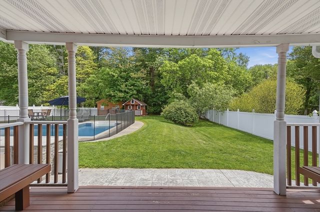84 Patricia Ln, Weymouth, MA 02190
