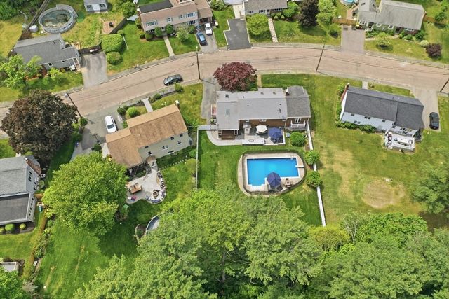 84 Patricia Ln, Weymouth, MA 02190