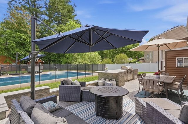 84 Patricia Ln, Weymouth, MA 02190
