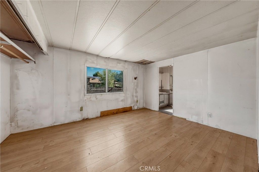 Image 19 of property listing at 5542 Old Highway 53, Clearlake, CA 95422