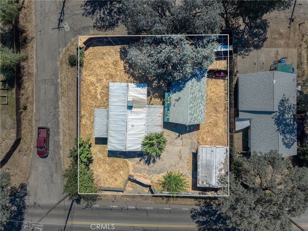 Image 3 of property listing at 5542 Old Highway 53, Clearlake, CA 95422