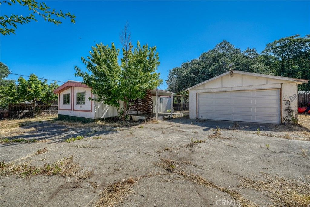 Image 31 of property listing at 5542 Old Highway 53, Clearlake, CA 95422