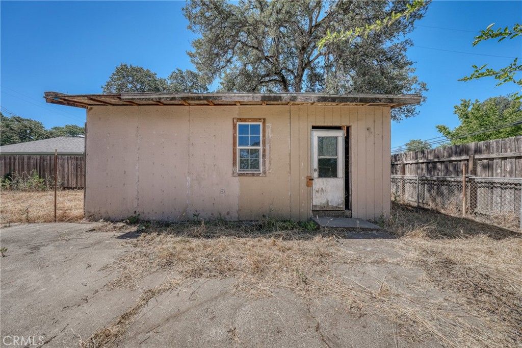Image 34 of property listing at 5542 Old Highway 53, Clearlake, CA 95422