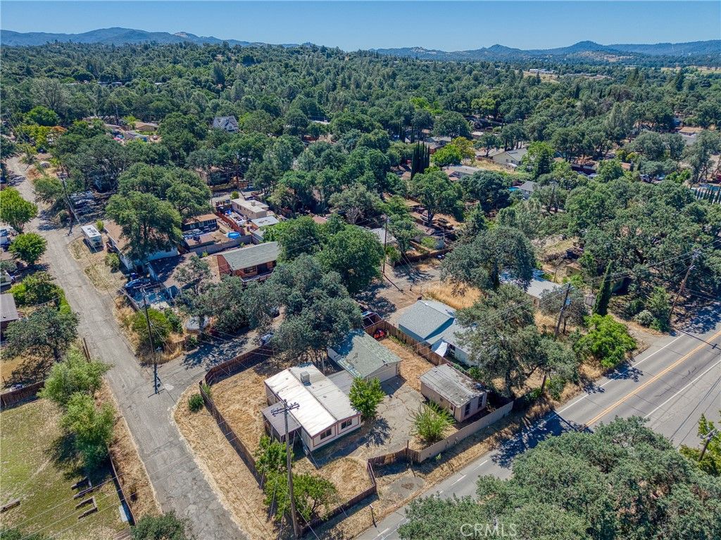 Image 41 of property listing at 5542 Old Highway 53, Clearlake, CA 95422