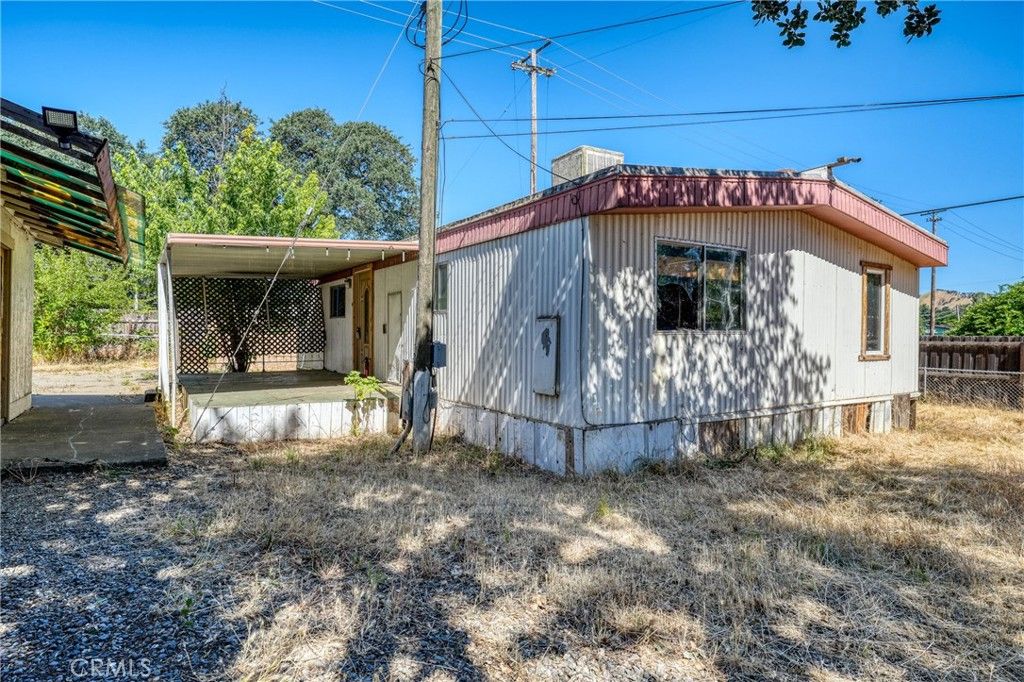Image 6 of property listing at 5542 Old Highway 53, Clearlake, CA 95422