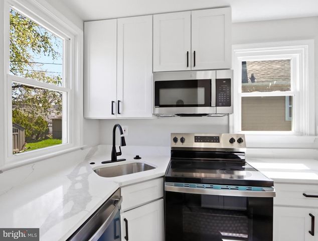 2502 LINWOOD RD, Parkville, MD 21234
