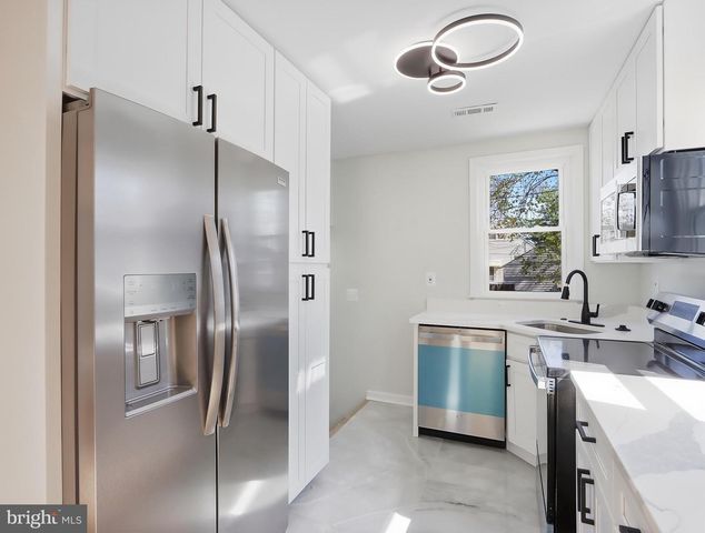 2502 LINWOOD RD, Parkville, MD 21234