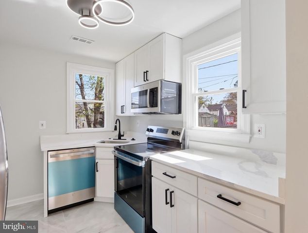 2502 LINWOOD RD, Parkville, MD 21234