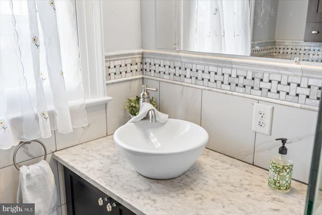 23494 VILLAGE RD, Unionville, VA 22567