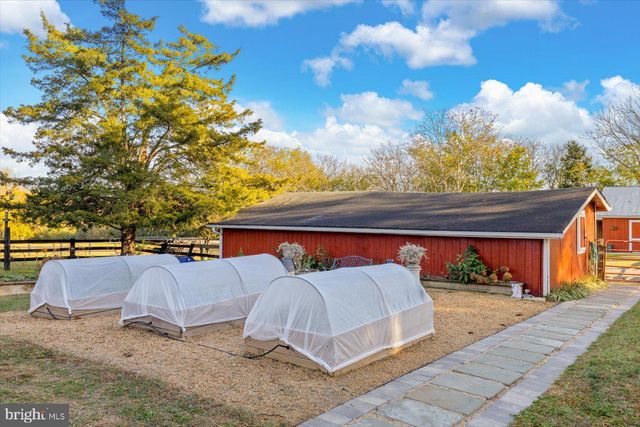 23494 VILLAGE RD, Unionville, VA 22567