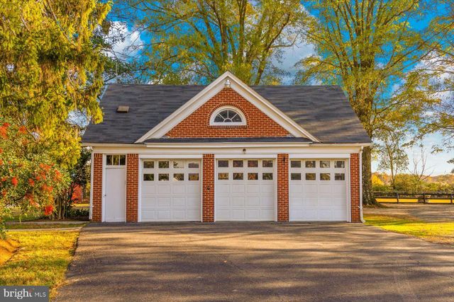 23494 VILLAGE RD, Unionville, VA 22567