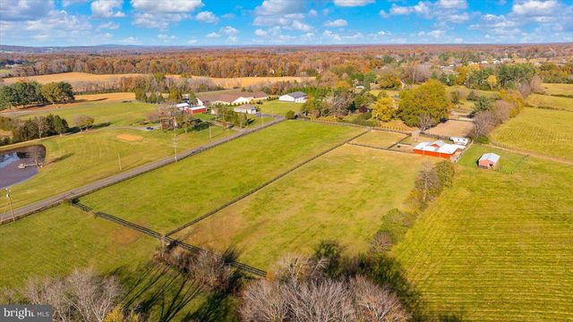 23494 VILLAGE RD, Unionville, VA 22567