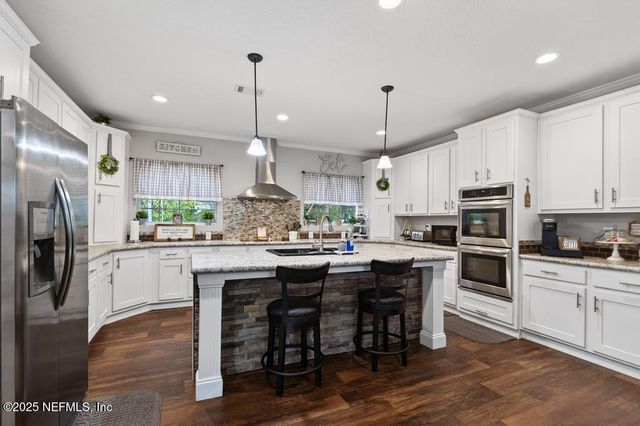 11783 WATER BLUFF Drive E, Jacksonville, FL 32218