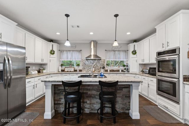 11783 WATER BLUFF Drive E, Jacksonville, FL 32218