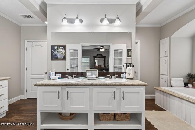 11783 WATER BLUFF Drive E, Jacksonville, FL 32218