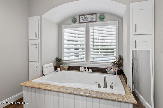 11783 WATER BLUFF Drive E, Jacksonville, FL 32218