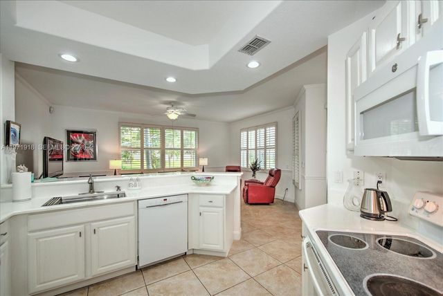 8385 Whisper Trace Lane 104, Naples, FL 34114