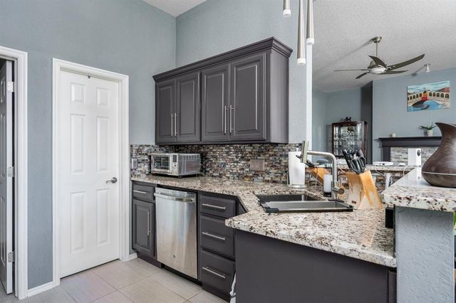 2720 Mountain Oaks Drive, Norman, OK 73071