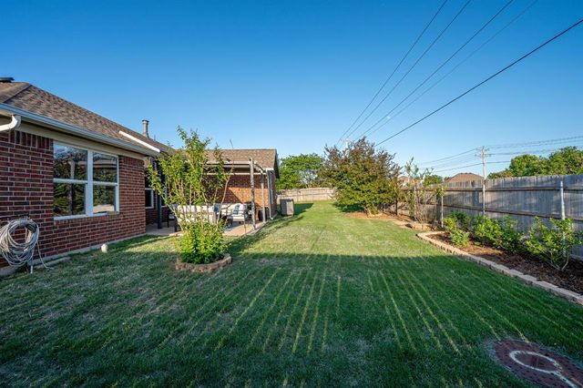 2720 Mountain Oaks Drive, Norman, OK 73071