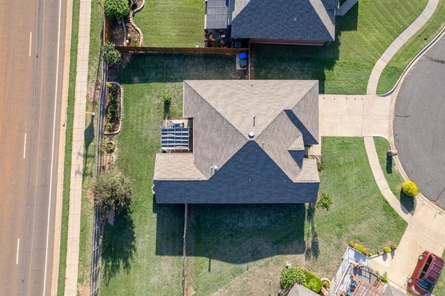 2720 Mountain Oaks Drive, Norman, OK 73071