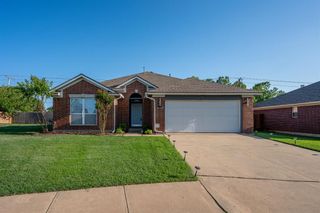2720 Mountain Oaks Drive, Norman, OK 73071