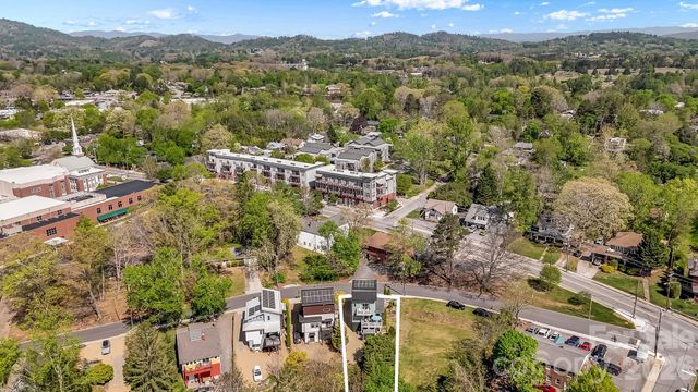 14 Sulphur Springs Road, Asheville, NC 28806