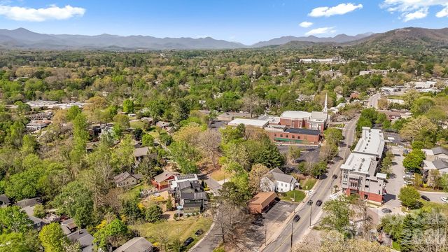 14 Sulphur Springs Road, Asheville, NC 28806