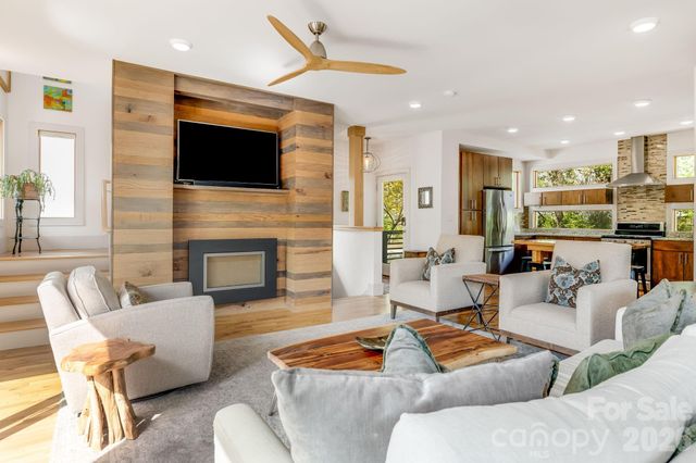 14 Sulphur Springs Road, Asheville, NC 28806