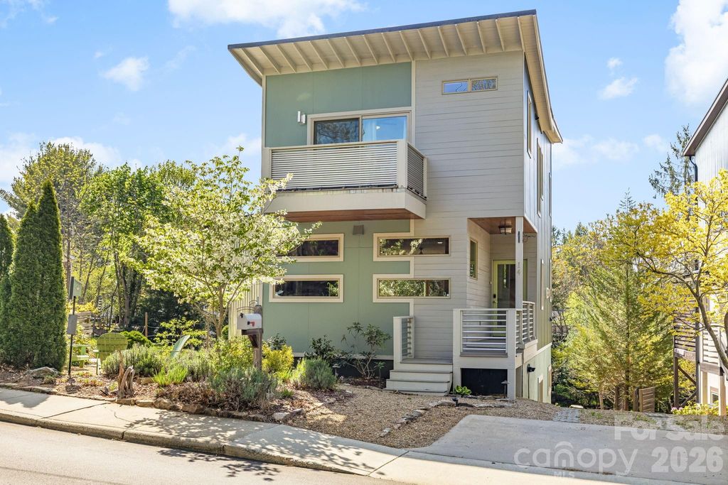 14 Sulphur Springs Road, Asheville, NC 28806