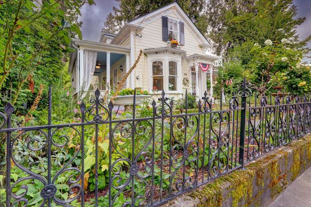134 Boulder St, Nevada City, CA 95959