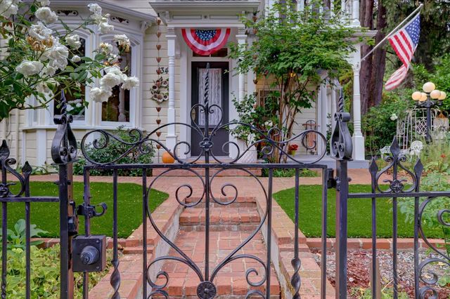 134 Boulder St, Nevada City, CA 95959