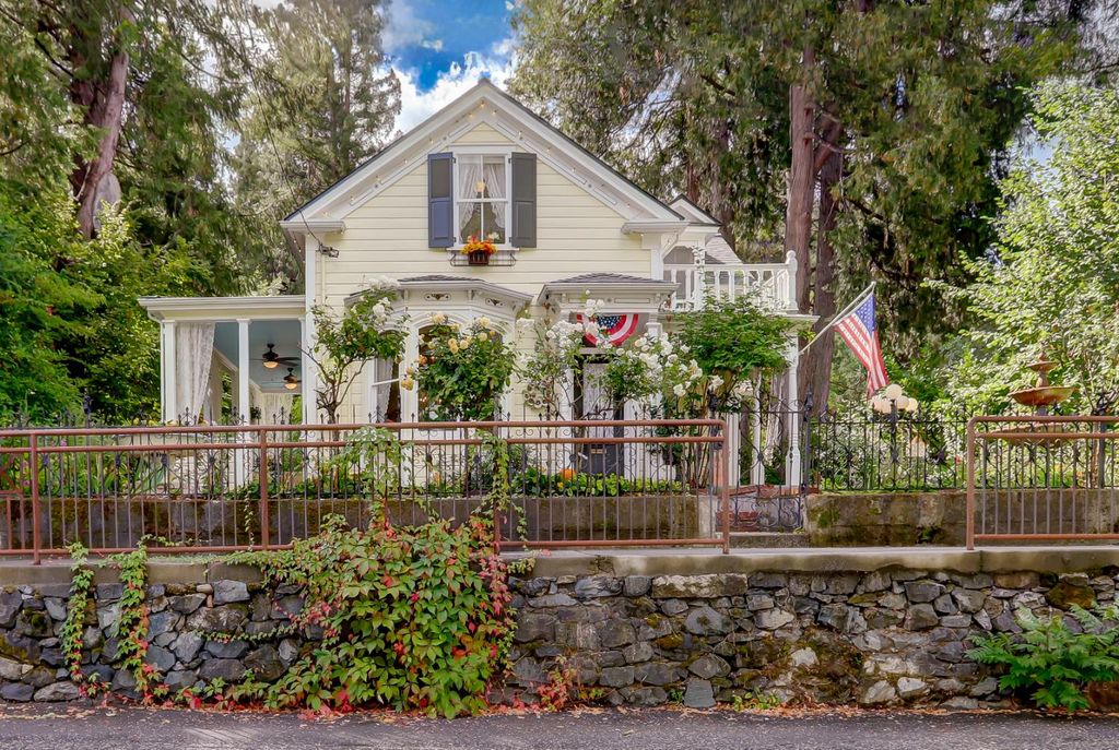 134 Boulder St, Nevada City, CA 95959