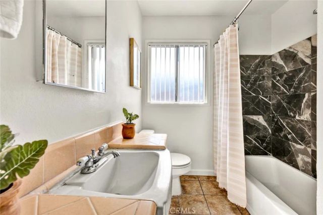 2517 Deodar Street, Santa Ana, CA 92705