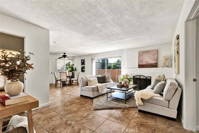 2517 Deodar Street, Santa Ana, CA 92705