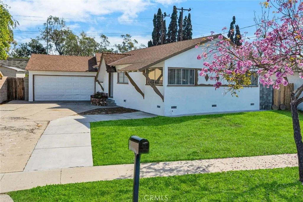 2517 Deodar Street, Santa Ana, CA 92705