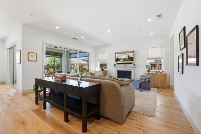 3541 Deer Park Dr, Folsom, CA 95630