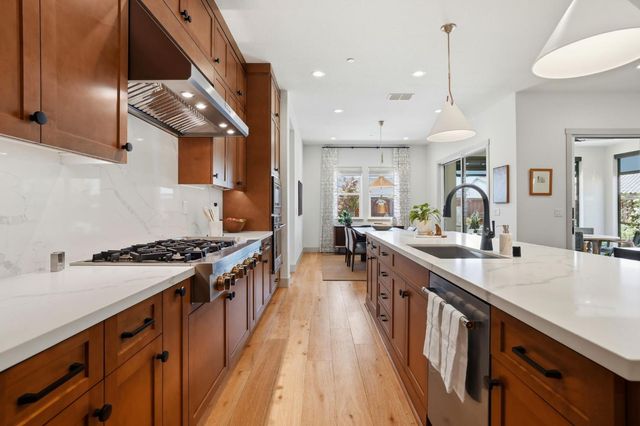 3541 Deer Park Dr, Folsom, CA 95630