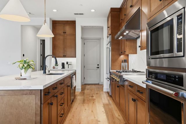 3541 Deer Park Dr, Folsom, CA 95630