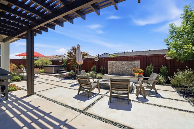 3541 Deer Park Dr, Folsom, CA 95630