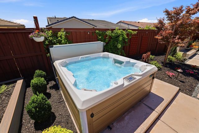 3541 Deer Park Dr, Folsom, CA 95630