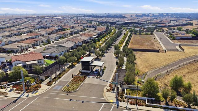 3541 Deer Park Dr, Folsom, CA 95630
