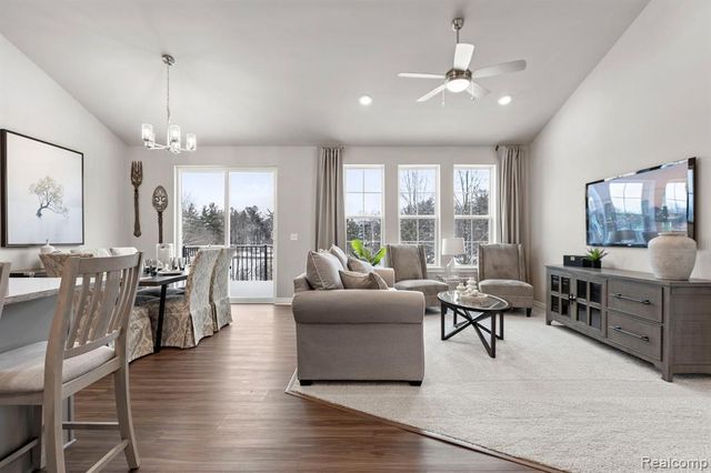 2246 Chase Drive 118, Howell, MI 48855