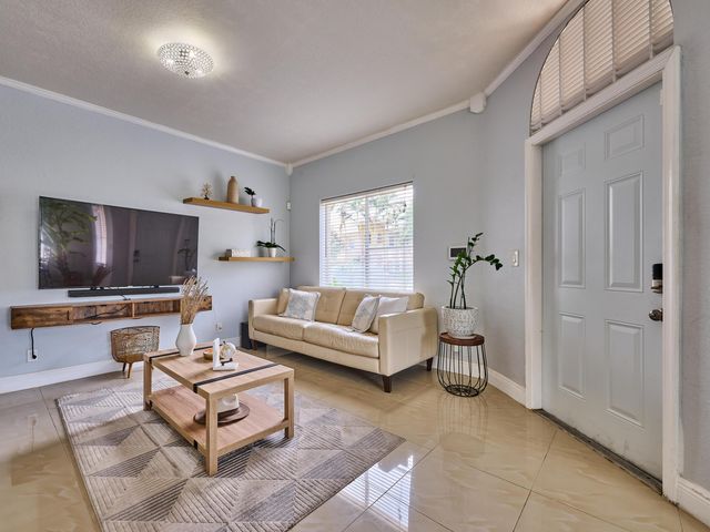 101 S SANTA CATALINA Circle 101, North Lauderdale, FL 33068