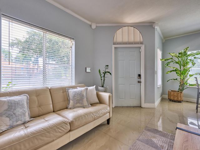 101 S SANTA CATALINA Circle 101, North Lauderdale, FL 33068