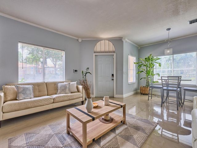 101 S SANTA CATALINA Circle 101, North Lauderdale, FL 33068