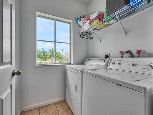 101 S SANTA CATALINA Circle 101, North Lauderdale, FL 33068