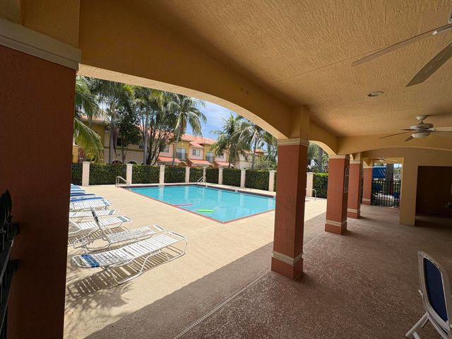 101 S SANTA CATALINA Circle 101, North Lauderdale, FL 33068